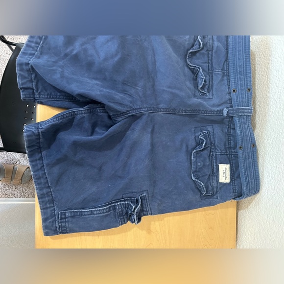 Abercrombie & Fitch Blue Cargo Shorts - Picture 3 of 11